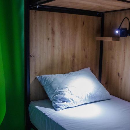 Foka Hostel Вроцлав Экстерьер фото