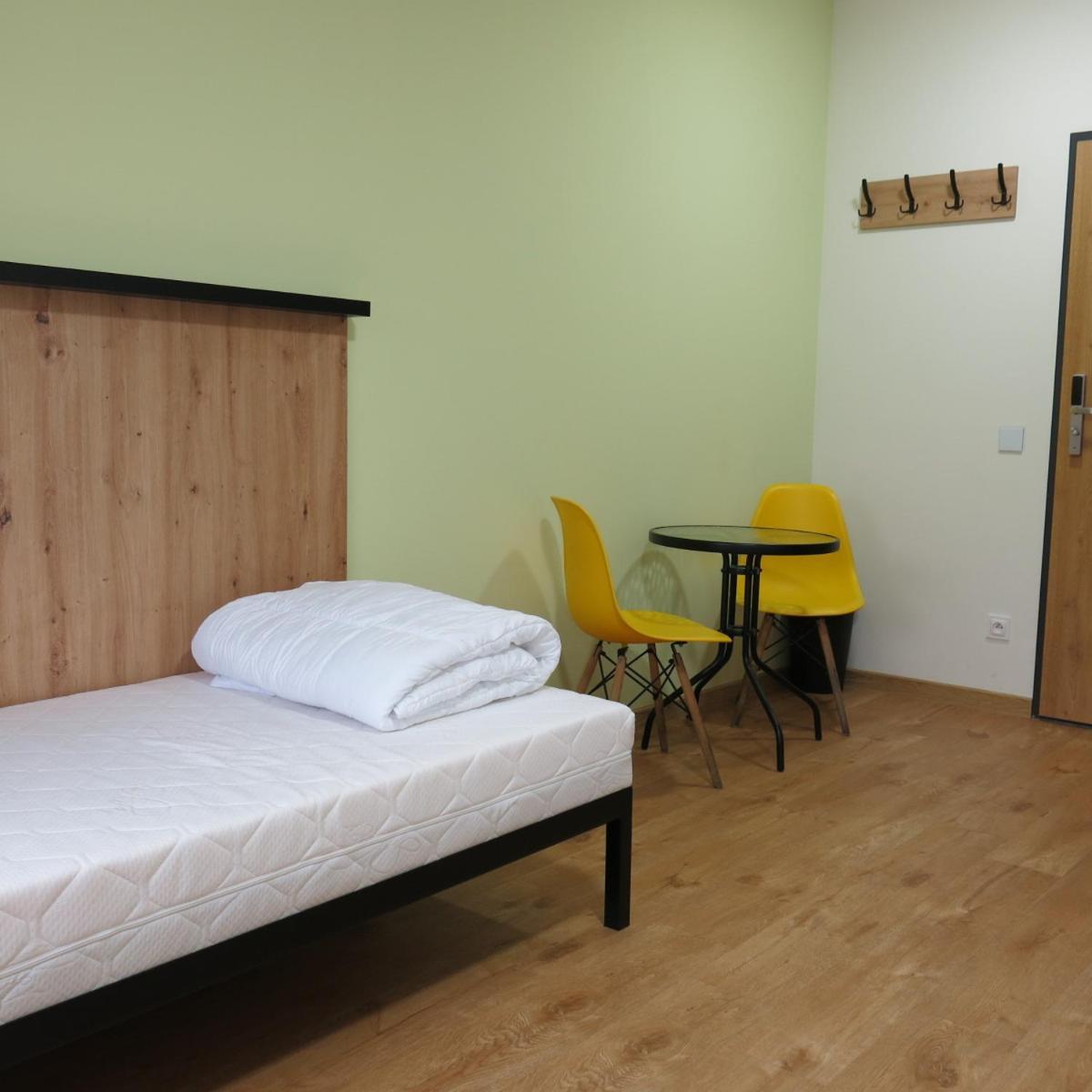 Foka Hostel Вроцлав Экстерьер фото